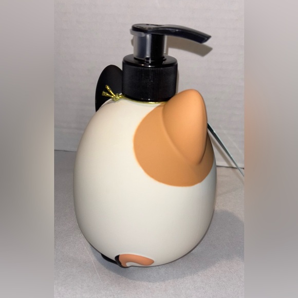 Squishmallows Cam Vanilla Cream Hand Soap - Picture 3 of 3